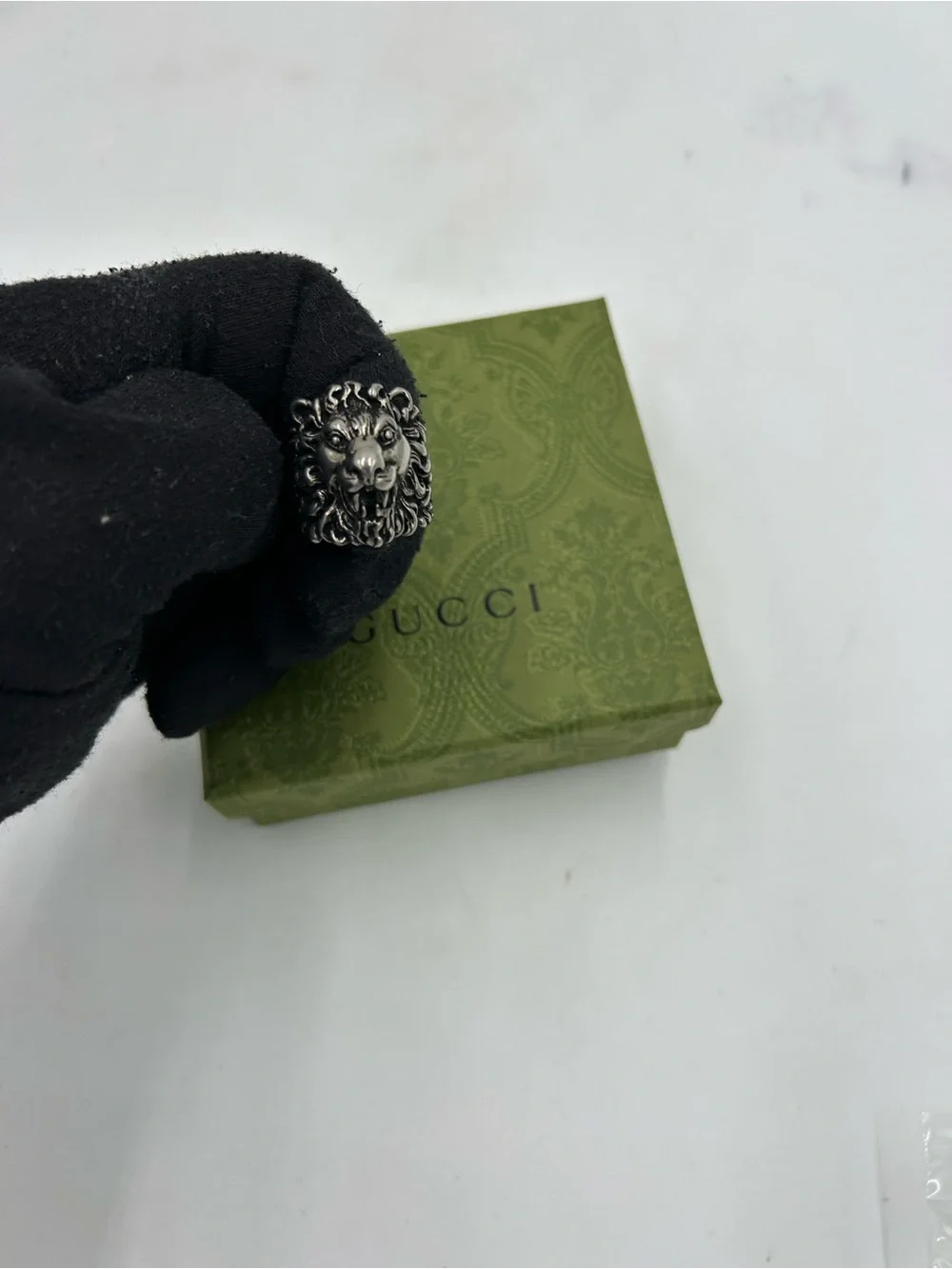 Gucci lion head